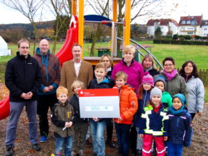 Gewerbeverein Waldems übergibt Erlös des Kinderhalloweens an den Bermbacher Kindergarten